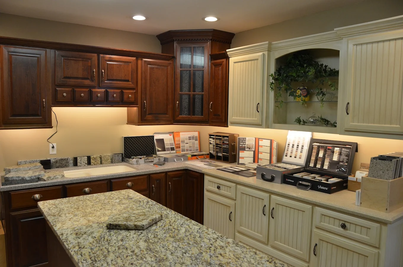 Showroom cabinet display